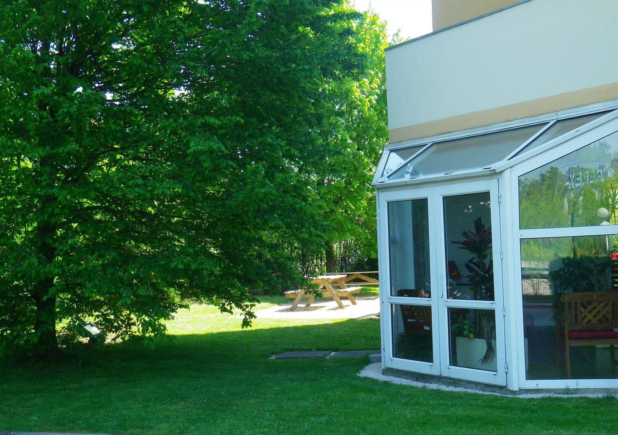 Hotel Amys Voreppe Exterior photo